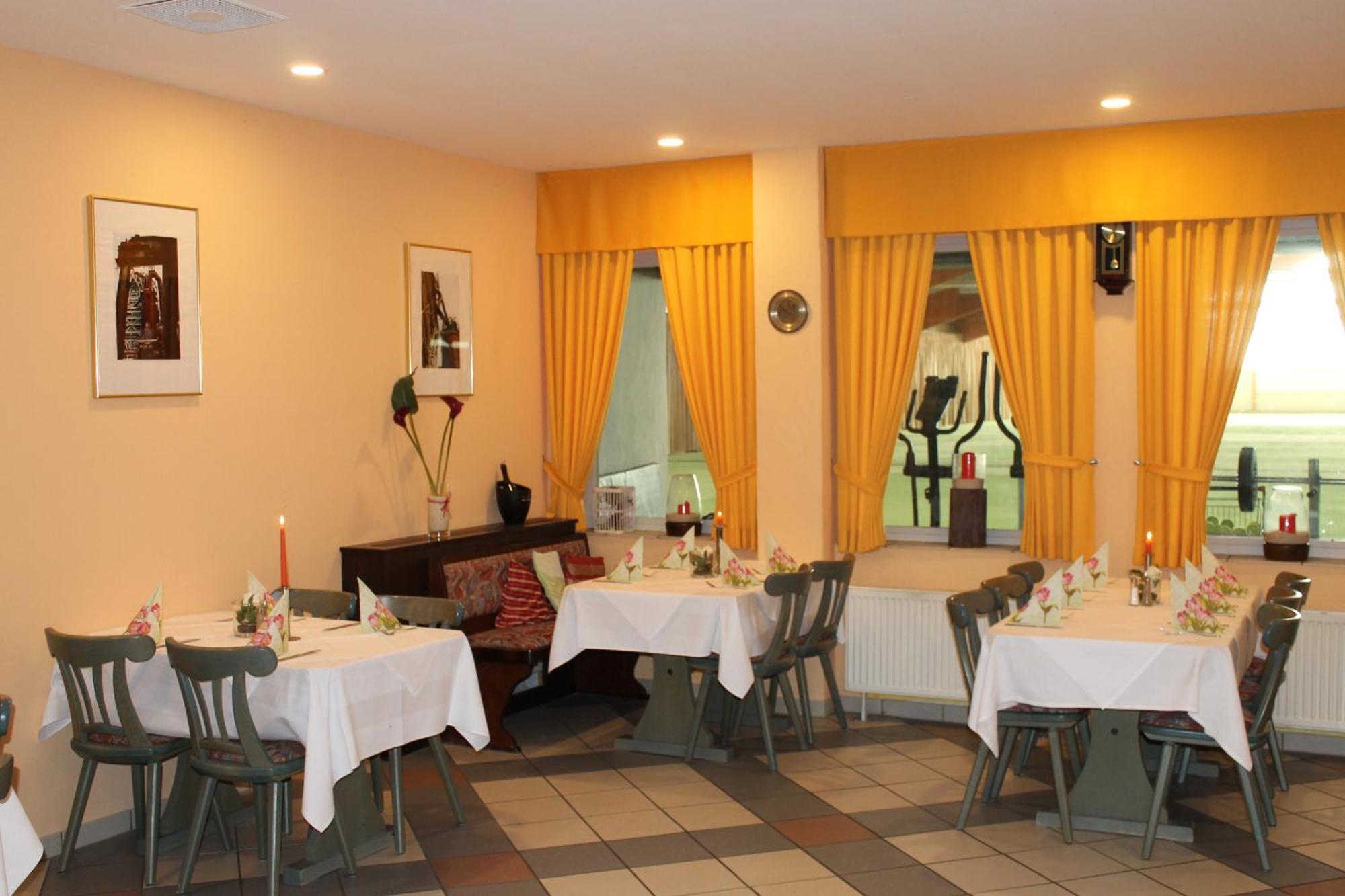 Toto'S Gasthaus Hattingen Esterno foto